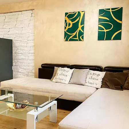 Prime Seven & Parking *